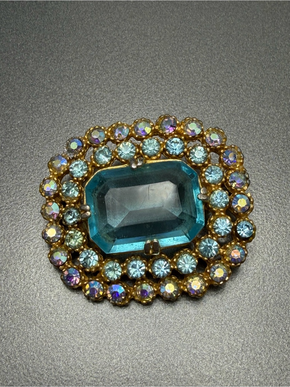 💚💚 Aqua Blue Crystal Brooch Vintage